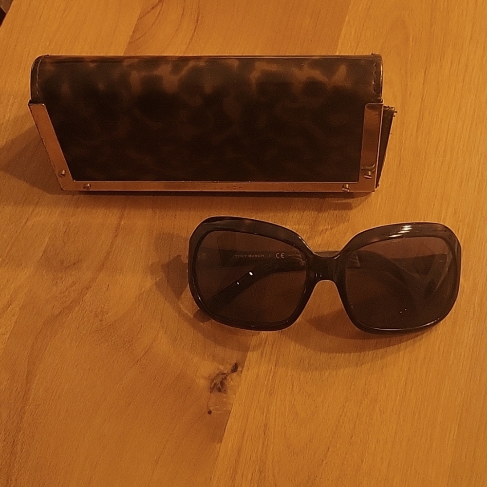 Tory Burch Sunglasses w/ case